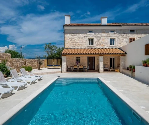 Charming rustic stone home available in Marčana in Croatia