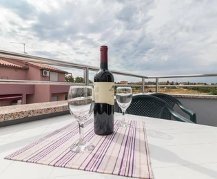 Freistehendes Haus mit vier Wohnungen in Pula zu verkaufen in Kroatien