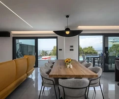 Kostrena, casa moderna con piscina, ideal para una familia o alquiler turístico