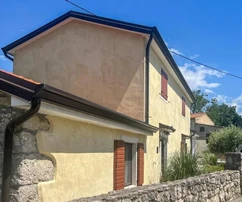 Lupoglav, Istrie – Maison en pierre rénovée avec piscine