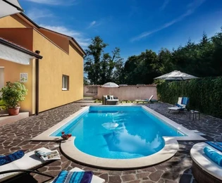Casa encantadora con piscina, Istria, Labin