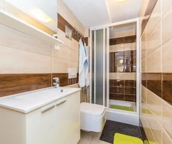 Casa indipendente con piscina in vendita a Marina in Croazia