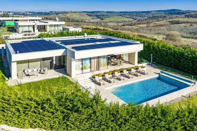 Isztria, Brtonigla, exkluzív modern villa tengeri kilátással és wellness oázissal