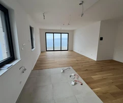 Rijeka, Pećine, neue Investition, luxuriöse Dreizimmerwohnung, 105,96 m², erste Reihe zum Meer