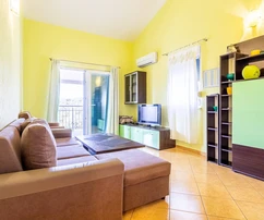 Immeuble avec piscine à vendre à Marina en Croatie