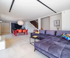 ÚJ MEDITERRÁN VILLA MEDENCÉVEL ÉS PANORÁMÁS TENGERI KILÁTÁSSAL, CSENDES HELYEN!