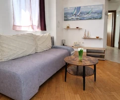 Appartement au rez-de-chaussée avec jardin et vue - Ville de Krk