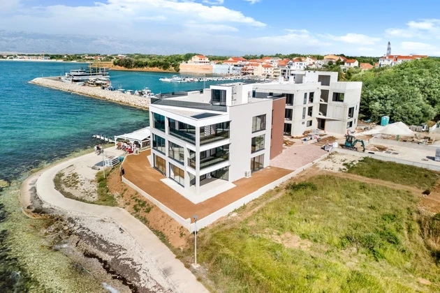 Zadar, Privlaka, appartamento di lusso con due camere, prima fila sul mare, 85,57 m²