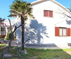 Vir, Zadar – Acogedora casa con jardín en una zona tranquila