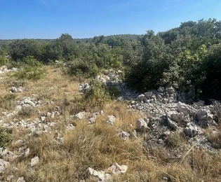 Dvornica, Donji Modrići, Baugrundstück 2121m2