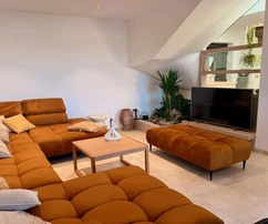 VILLA DE LUJO CON PISCINA Y JARDÍN, EN UNA ZONA TRANQUILA!