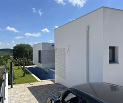 Современная вилла с бассейном на продажу в Ровине, Хорватия