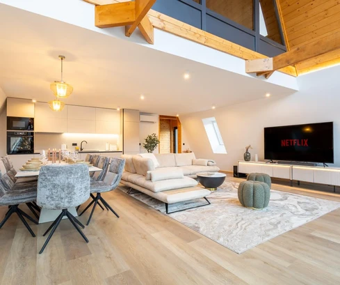 Vila s bazénem na prodej v okolí Delnic v Chorvatsku