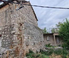 Marina, Centre, vieille maison en pierre 70 m2 + 80 m2 non finis, à rénover