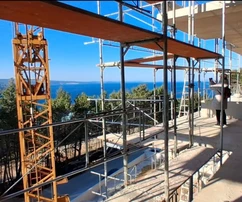 Omiš, trojizbový byt v novostavbe na tichom mieste obklopenom zeleňou, 83,53 m²