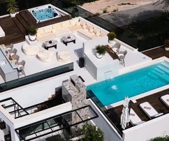 Trogir, villa de lujo de 312 m2, con piscina, garaje y jardín ajardinado