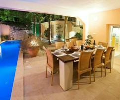 Romantikus középkori palota a Hvar-szigeten