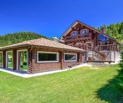 Fužine, Vrata, Villa en bois de luxe avec piscine couverte chauffée et espace bien-être