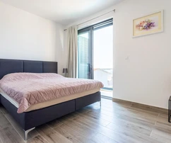 Luxusná vila s bazénom na predaj v Rogoznici v Chorvátsku