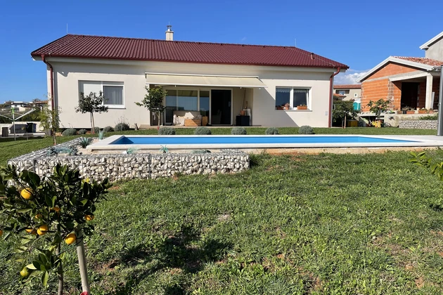 Istria, Kastelir: Inteligentný nízkoenergetický dom s bazénom