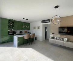 Casa moderna de una sola planta con piscina en venta en Labin, Croacia