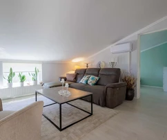 Casa bifamiliare con piscina disponibile a Pola in Croazia