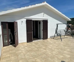 Ház eladó Okrug Gornji 600 m2