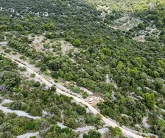 <p>Vinišće, poľnohospodárska pôda 4534 m2, prístupová cesta, 500 m od mora</p>