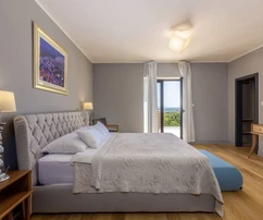 Impozantní kamenná vila na prodej v Poličniku v Chorvatsku