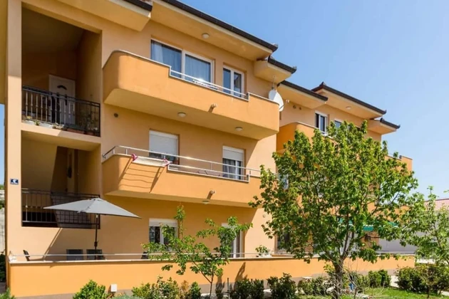 Maison de cinq appartements à vendre à Split Kila en Croatie