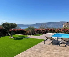 Krk - Okolie: Moderná vila s bazénom a panoramatickým výhľadom na more
