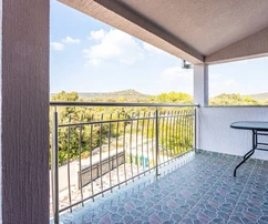 Apartmenthaus mit Pool in Marina zu verkaufen in Kroatien