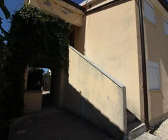 Casa bifamiliare sul mare a pochi passi dalla spiaggia a Vir