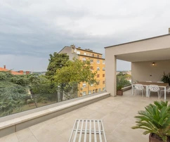 Rakousko-uherská kamenná vila na prodej s výhledem na moře v Chorvatsku