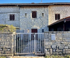 INVESTITIONSGELEGENHEIT! Istrien, Kanfanar – Steinhaus mit Baugrundstück-Potenzial