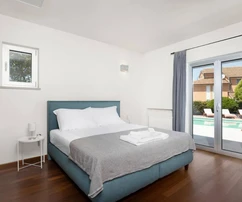 Villa en venta en Medulin con piscina y garaje en Croacia