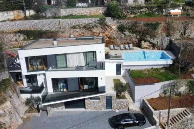 Gyönyörű villa medencével, Opatija