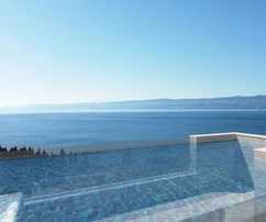 Luxuriöse Wohnung mit Panoramablick in Dugi Rat zu verkaufen in Kroatien