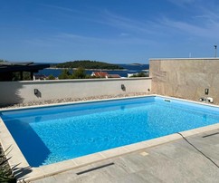Casa bifamiliare di lusso a Rogoznica con vista mozzafiato sul mare