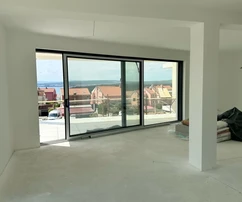 Atrakcyjny apartament dwupoziomowy z widokiem na morze, 400 m od plaży!