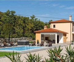 Labin, Rabac – Rifugio opulento con piscina e ampi giardini