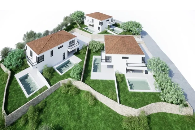 ATTRACTIVE SEMI-DETACHED HOUSE WITH SWIMMING POOL, IN A QUIET LOCATION, 150 M FROM THE SEA!