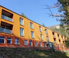 Hotel con clinica medica in vendita a Oprtalj in Croazia