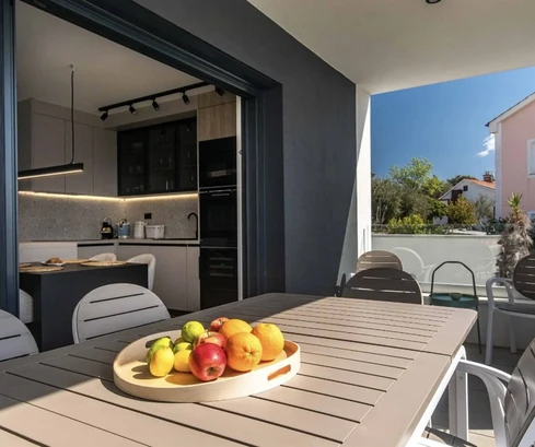 Penthouse à vendre avec centre de bien-être et piscine à Krk en Croatie