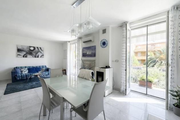 FOUR-BEDROOM FLAT FOR SALE with garden and parking space