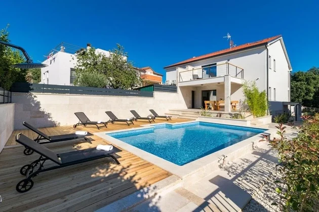 Moderne Villa mit Pool in der Nähe des Meeres, Istrien, Ližnjan