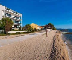 Prostorný dvoupokojový byt na prodej v Bibinju přímo u moře v Chorvatsku