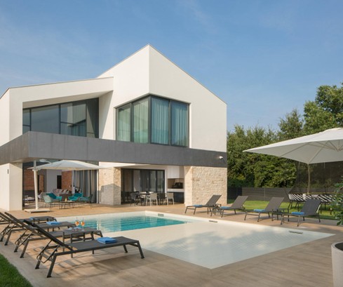 Moderne Villa in der Nähe von Pula am Meer
