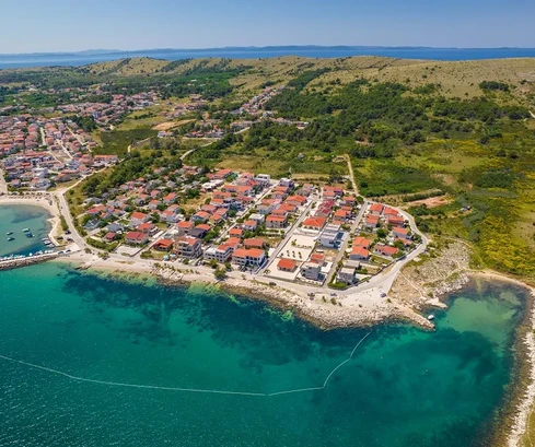 Prime building land just 400m from the beach - Vir Island