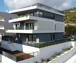 Ático en venta con terraza en la azotea en Trogir, Croacia